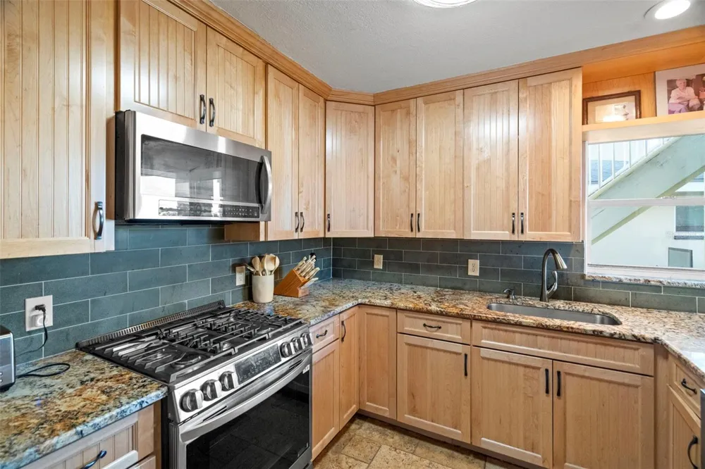2288 EDYTHE DRIVE Dunedin, FL 34698