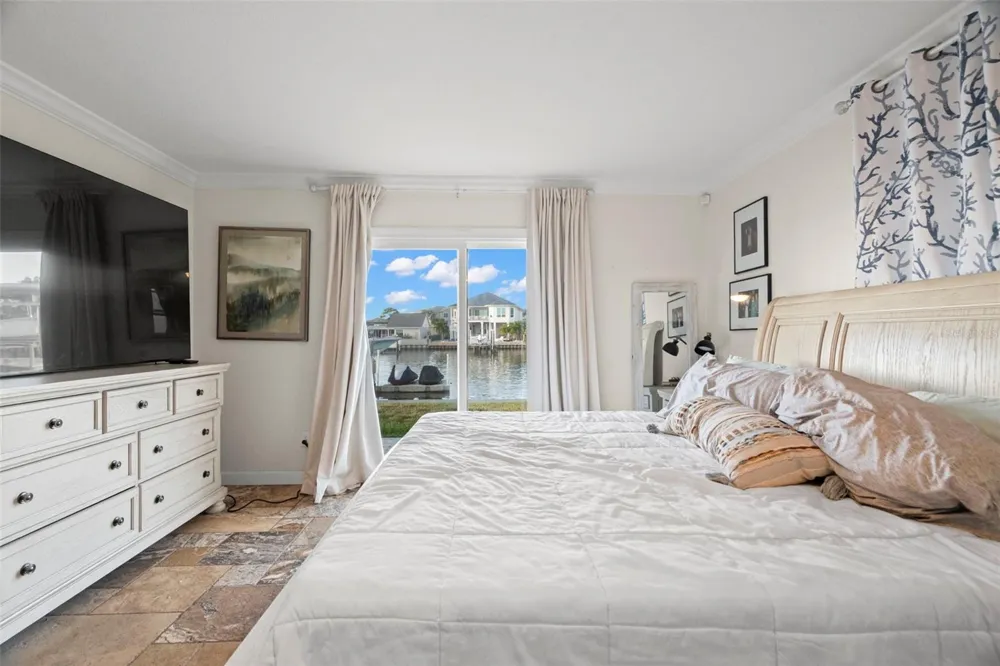 2288 EDYTHE DRIVE Dunedin, FL 34698