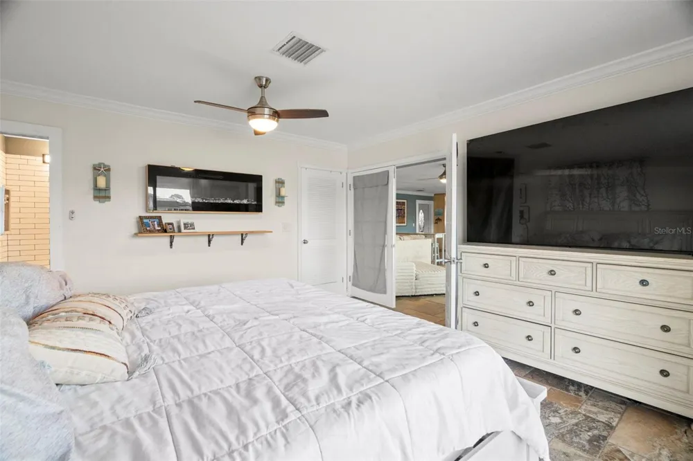 2288 EDYTHE DRIVE Dunedin, FL 34698