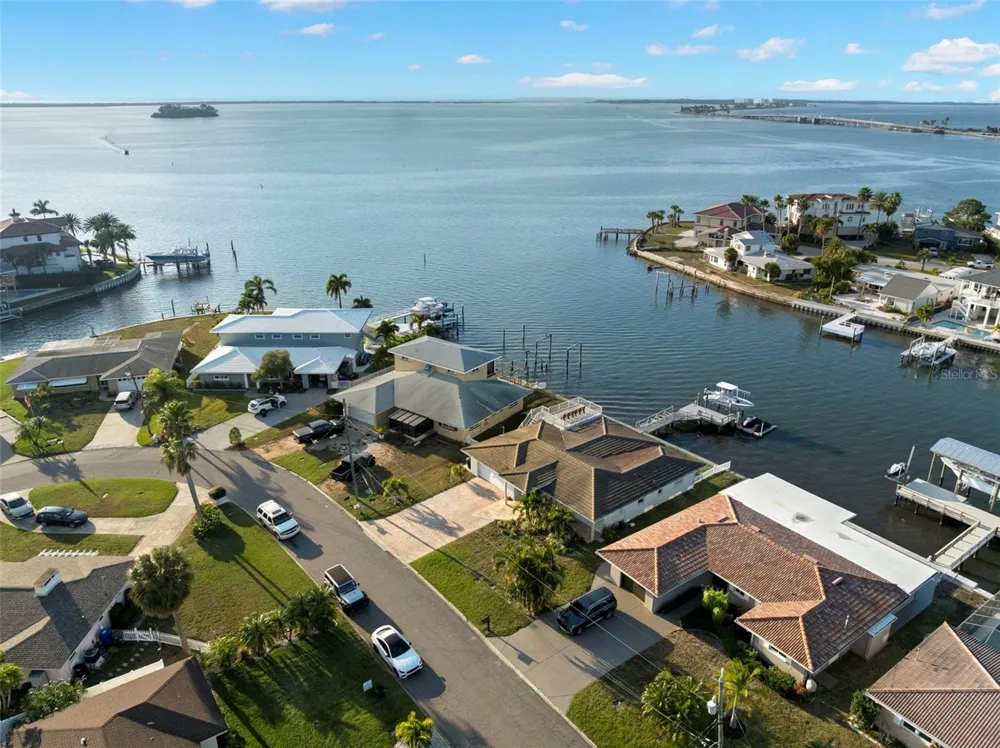 2288 EDYTHE DRIVE Dunedin, FL 34698