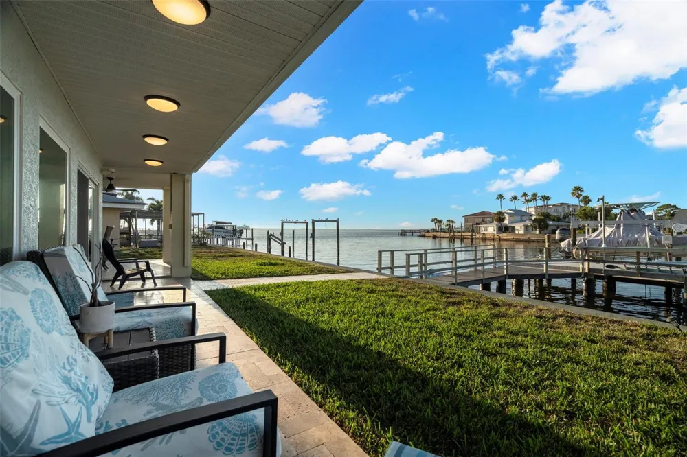 2288 EDYTHE DRIVE Dunedin, FL 34698