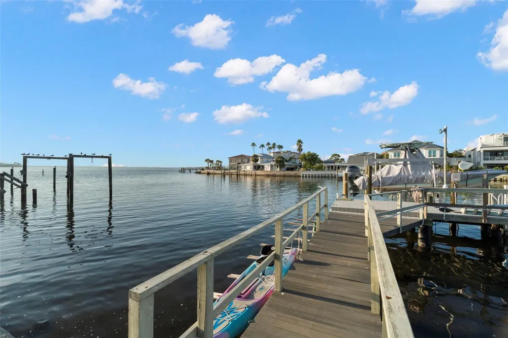 2288 EDYTHE DRIVE Dunedin, FL 34698