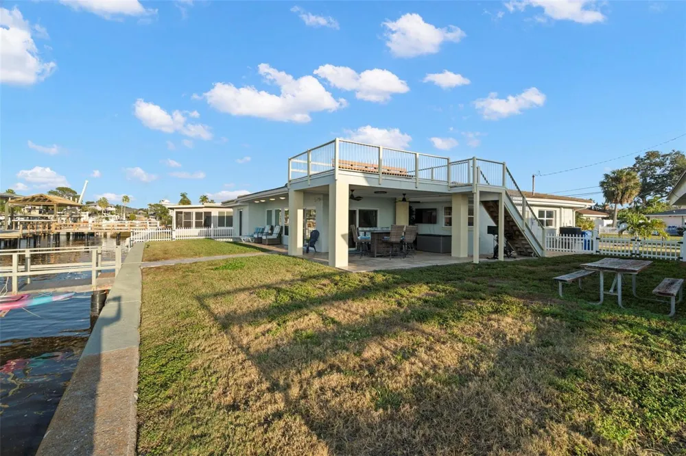 2288 EDYTHE DRIVE Dunedin, FL 34698