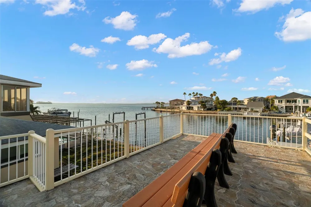 2288 EDYTHE DRIVE Dunedin, FL 34698