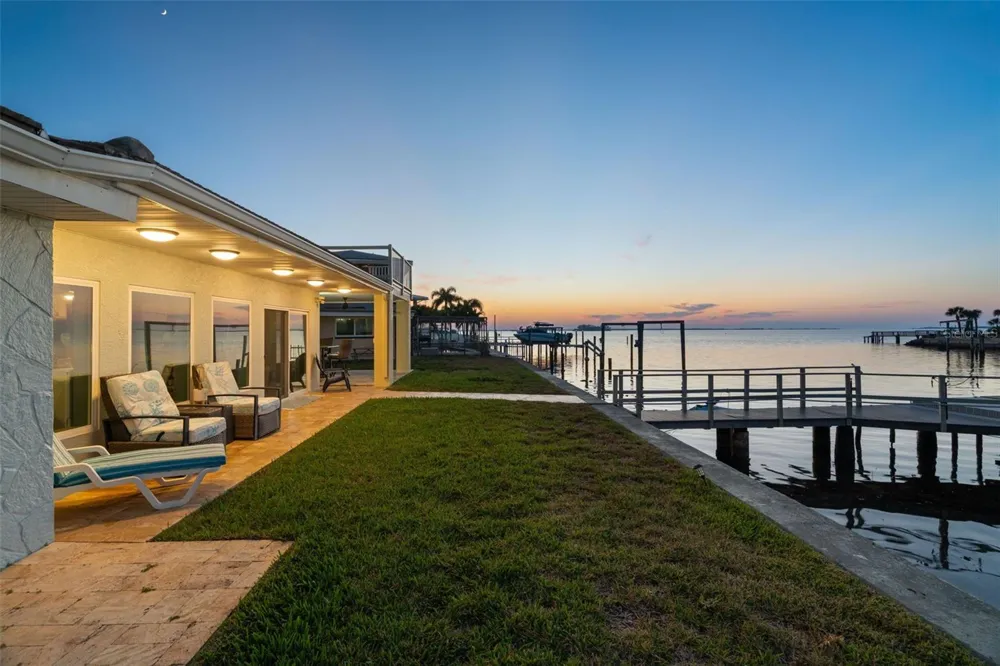 2288 EDYTHE DRIVE Dunedin, FL 34698