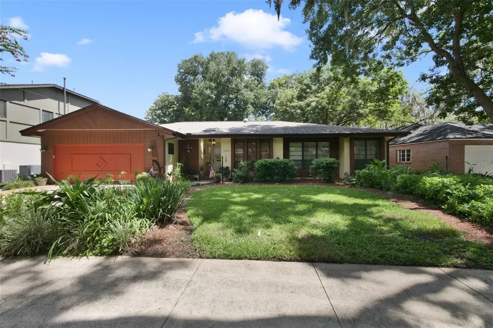 1121 SHOREWOOD DRIVE Orlando, FL 32806