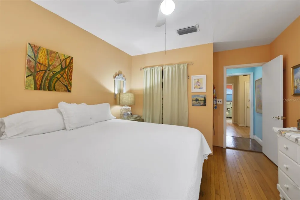 1121 SHOREWOOD DRIVE Orlando, FL 32806