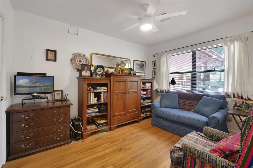 1121 SHOREWOOD DRIVE Orlando, FL 32806