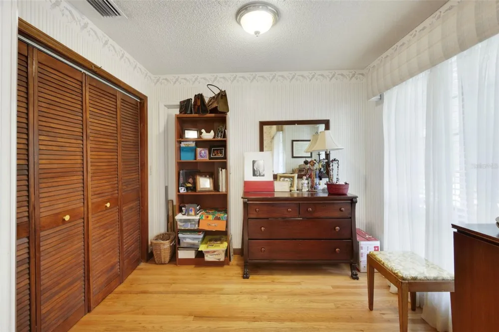 1121 SHOREWOOD DRIVE Orlando, FL 32806