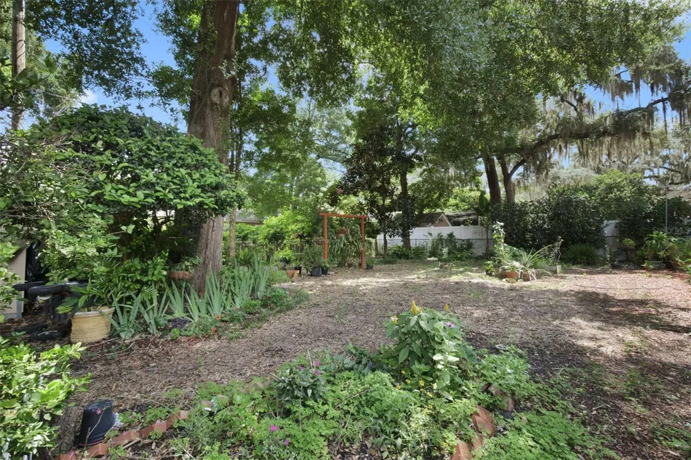 1121 SHOREWOOD DRIVE Orlando, FL 32806
