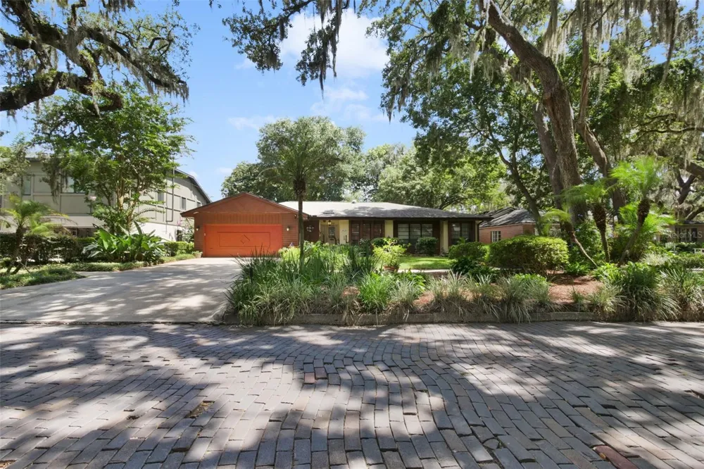 1121 SHOREWOOD DRIVE Orlando, FL 32806