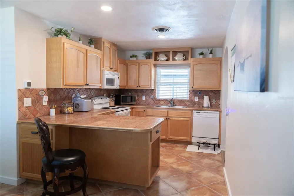 136 MARYLAND AVENUE Palm Harbor, FL 34683