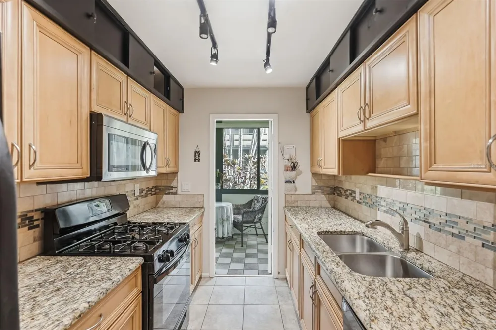 5973 TERRACE PARK DRIVE #109 St Petersburg, FL 33709
