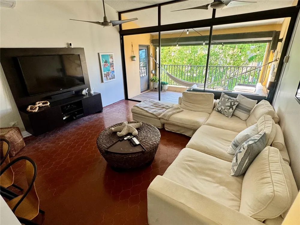 100 CANDELERO DRIVE #2067 Humacao, PR 00791