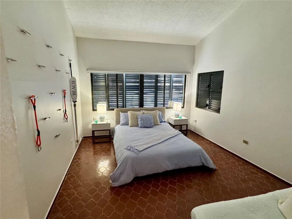 100 CANDELERO DRIVE #2067 Humacao, PR 00791