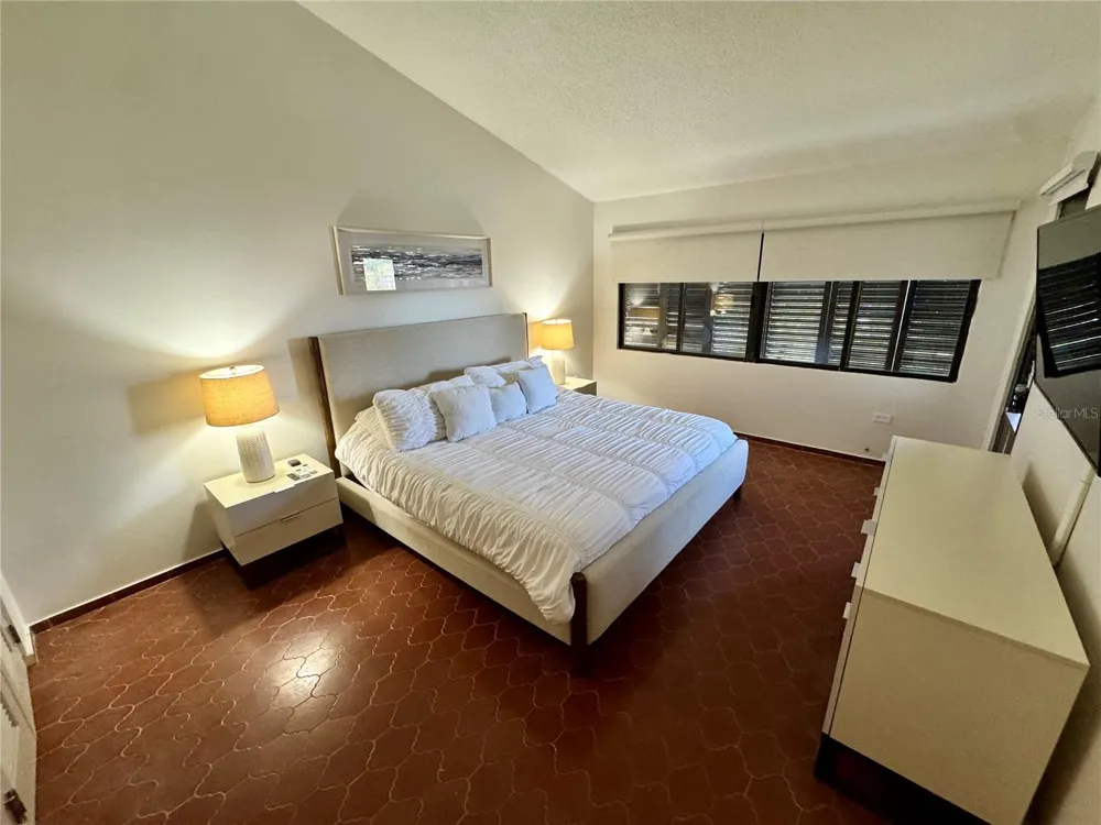 100 CANDELERO DRIVE #2067 Humacao, PR 00791