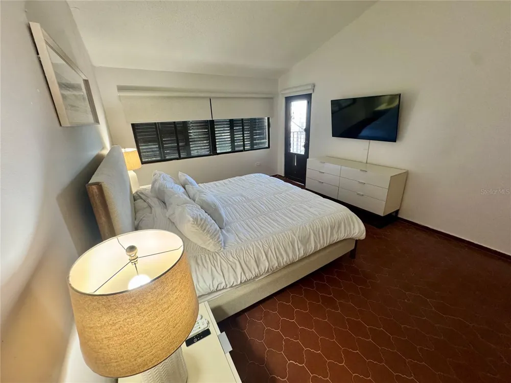 100 CANDELERO DRIVE #2067 Humacao, PR 00791