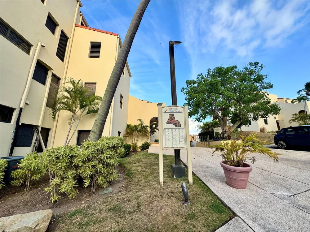 100 CANDELERO DRIVE #2067 Humacao, PR 00791