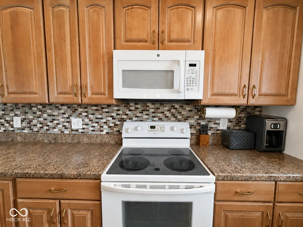 2046 E Waters Edge Drive #23 Bloomington, IN 47401