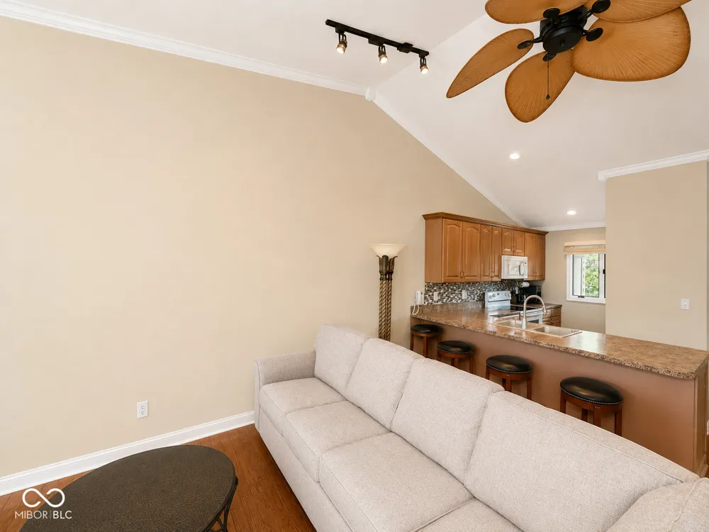 2046 E Waters Edge Drive #23 Bloomington, IN 47401