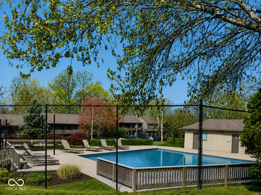 2046 E Waters Edge Drive #23 Bloomington, IN 47401