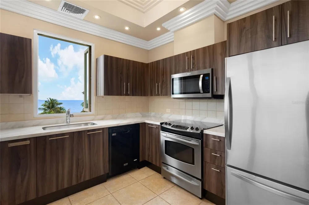500 OCEAN DRIVE #553 Humacao, PR 00791