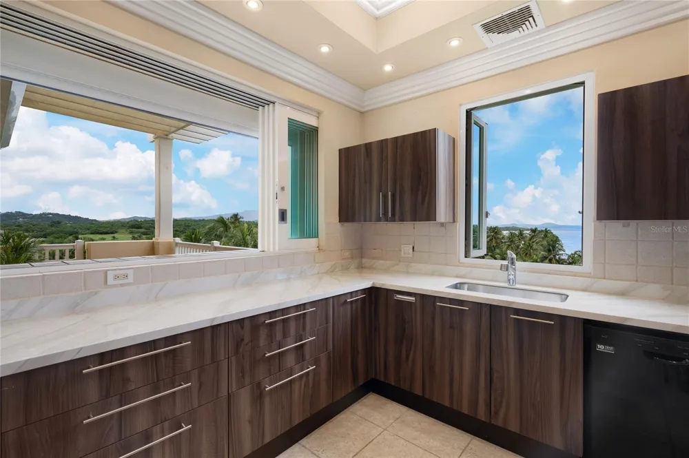 500 OCEAN DRIVE #553 Humacao, PR 00791