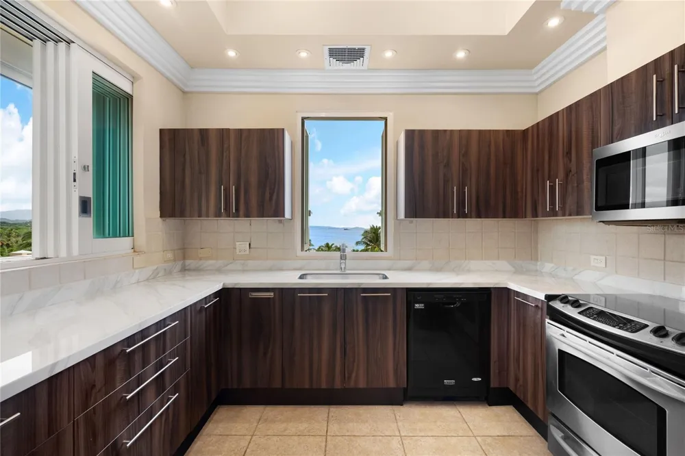 500 OCEAN DRIVE #553 Humacao, PR 00791