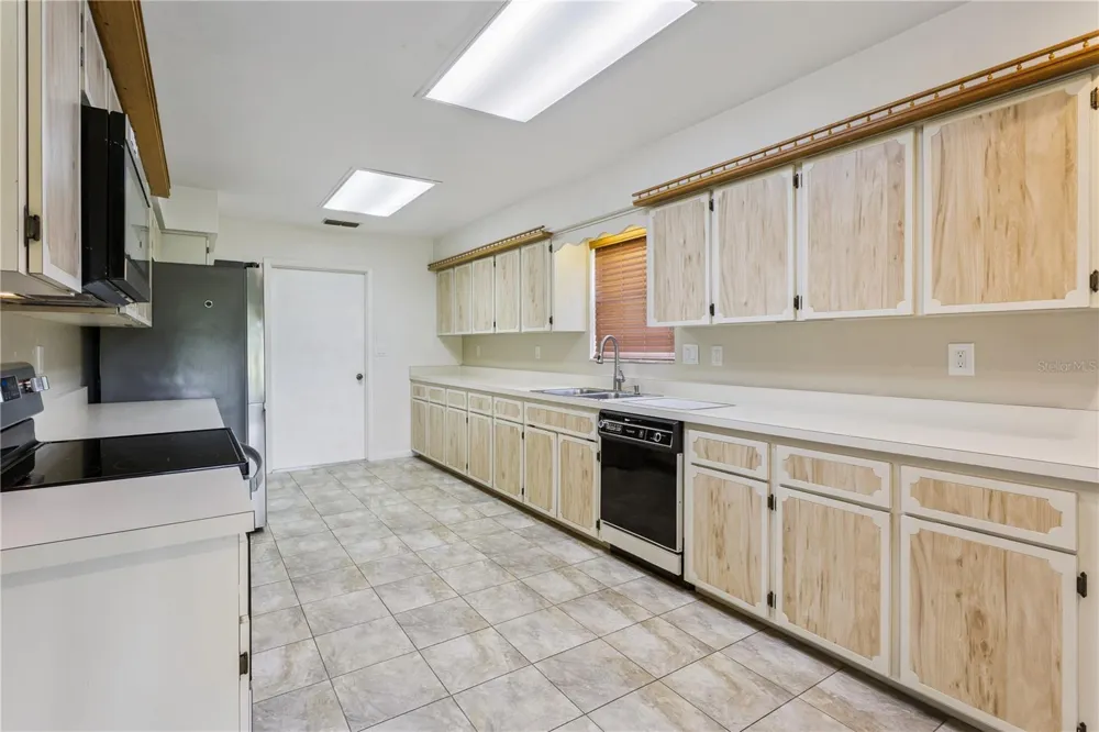 32 GORDON COURT Leesburg, FL 34788