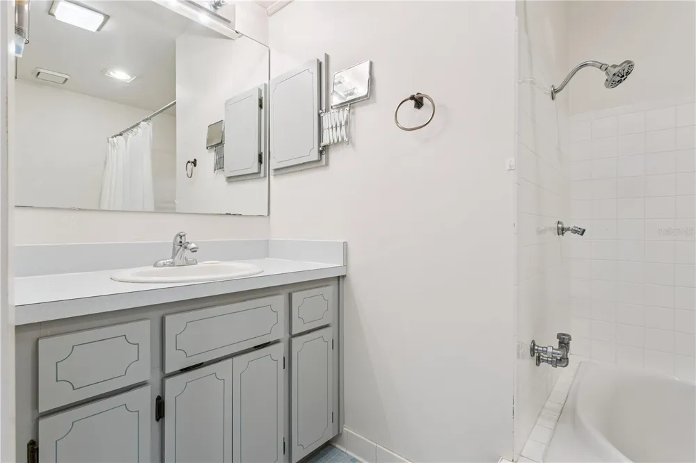 32 GORDON COURT Leesburg, FL 34788
