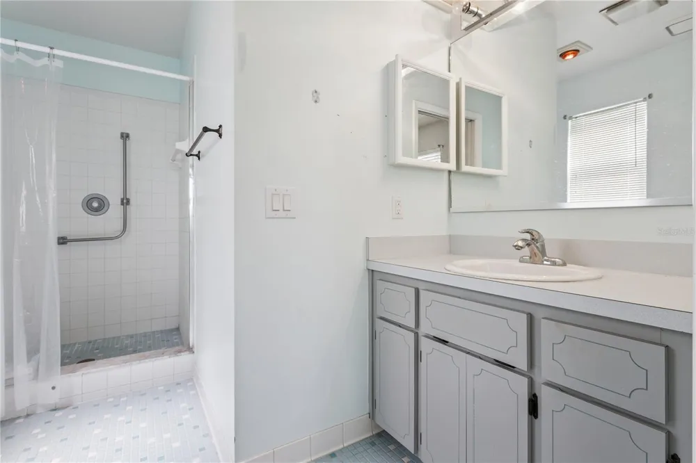 32 GORDON COURT Leesburg, FL 34788