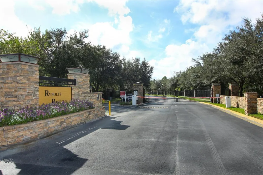 4715 AGUILA PLACE Orlando, FL 32826
