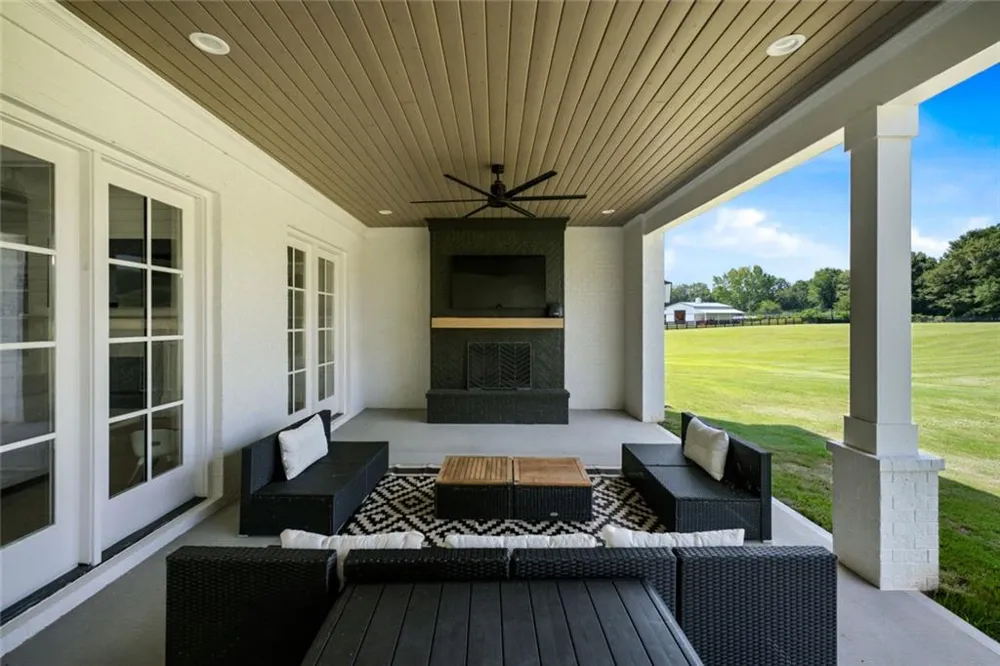 1526 Clover Lane Bishop, GA 30621