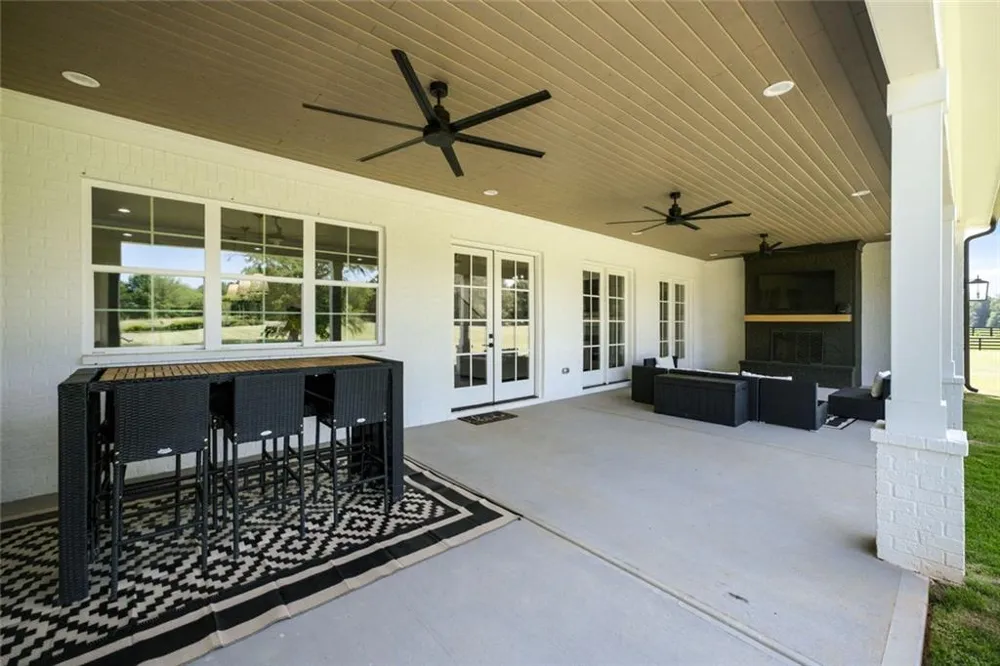 1526 Clover Lane Bishop, GA 30621
