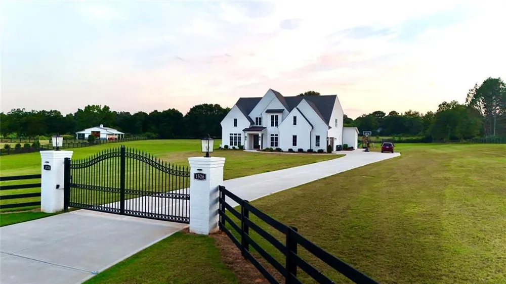 1526 Clover Lane Bishop, GA 30621
