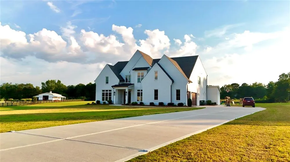 1526 Clover Lane Bishop, GA 30621