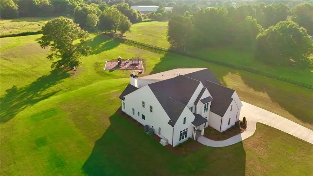 1526 Clover Lane Bishop, GA 30621
