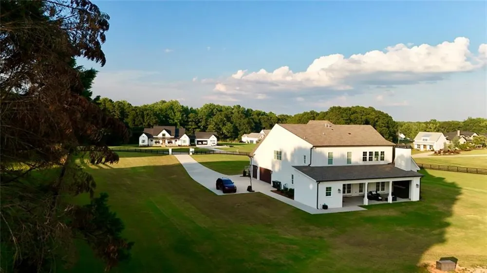 1526 Clover Lane Bishop, GA 30621