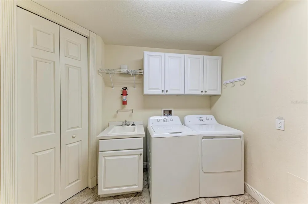 5200 MANORWOOD DRIVE #2D Sarasota, FL 34235