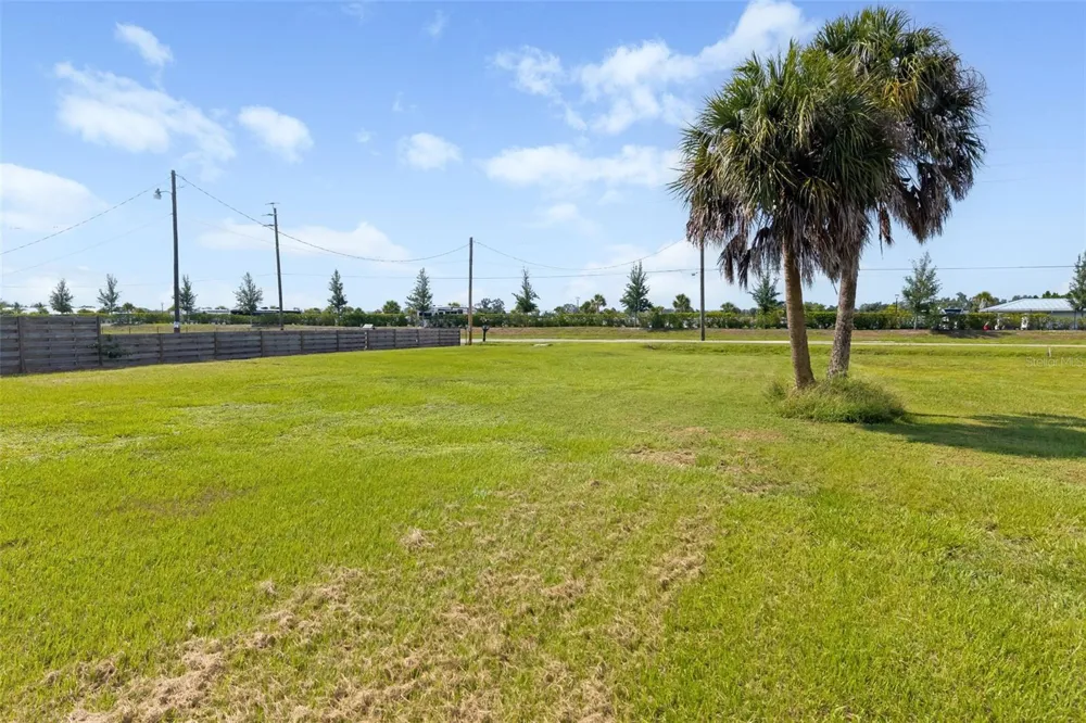 2612 61ST STREET E Palmetto, FL 34221