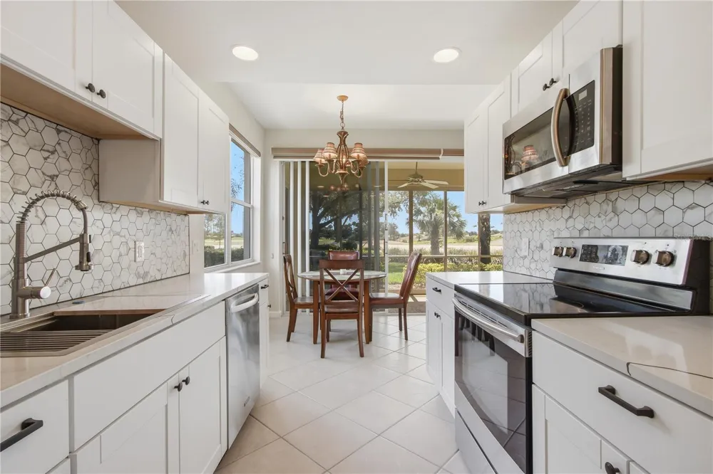 3010 MEANDERING WAY #101 Fort Myers, FL 33905