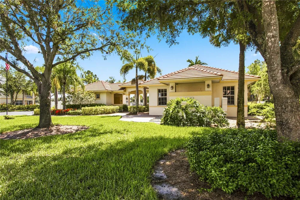 3010 MEANDERING WAY #101 Fort Myers, FL 33905