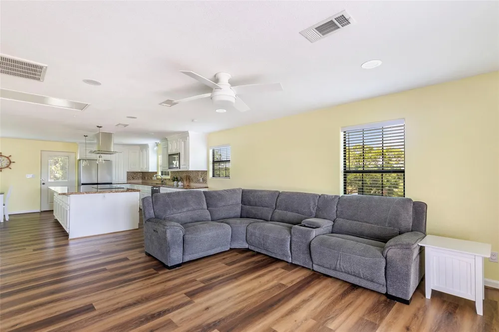 309 Oak Island Drive Anahuac, TX 77514