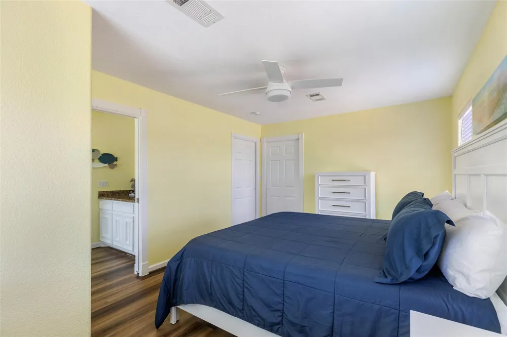 309 Oak Island Drive Anahuac, TX 77514
