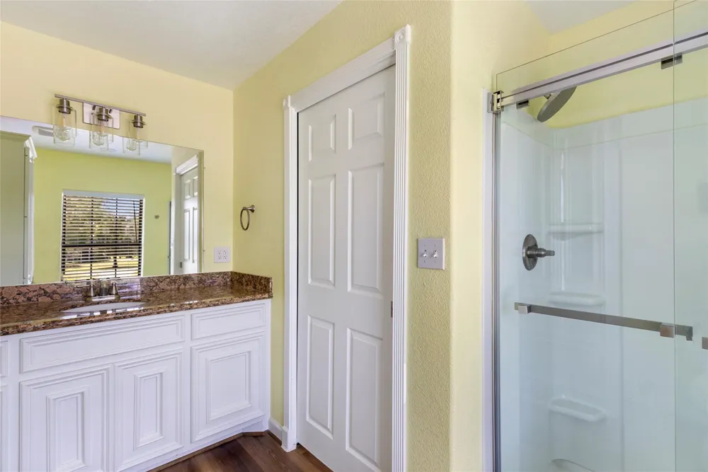 309 Oak Island Drive Anahuac, TX 77514