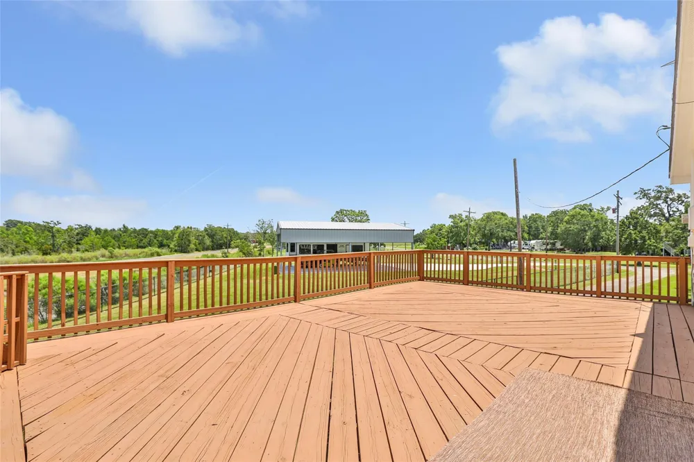 309 Oak Island Drive Anahuac, TX 77514