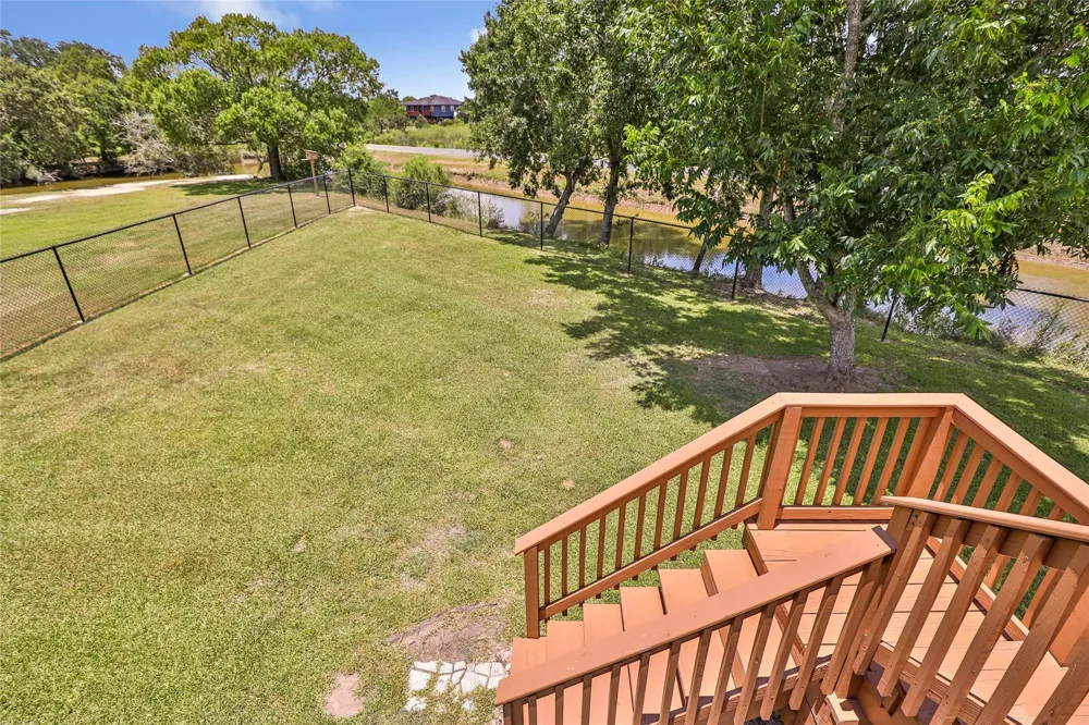 309 Oak Island Drive Anahuac, TX 77514