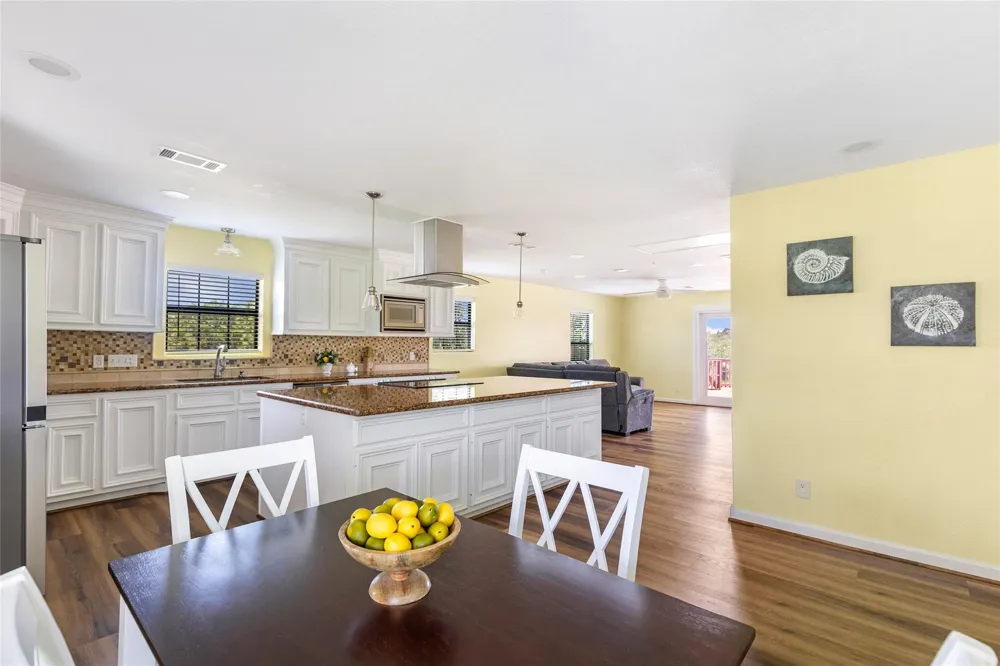 309 Oak Island Drive Anahuac, TX 77514