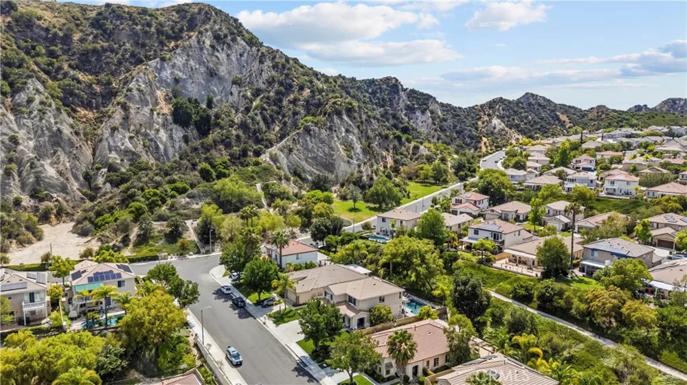 25415 Thoreau Way Stevenson Ranch, CA 91381