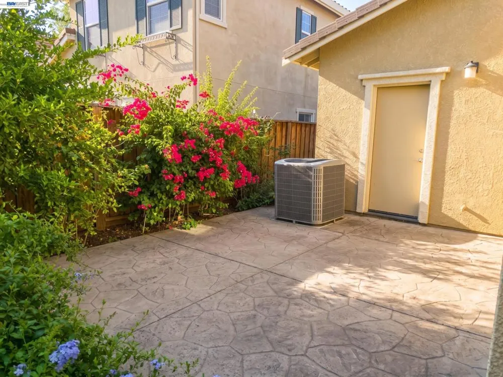60 S Pacifico St Mountain House, CA 95391